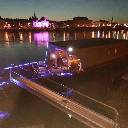 Botel Different Holidays Saumur