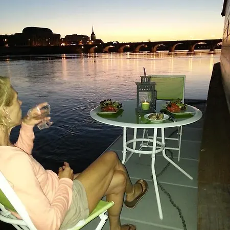Bateau-hôtel Different Holidays *