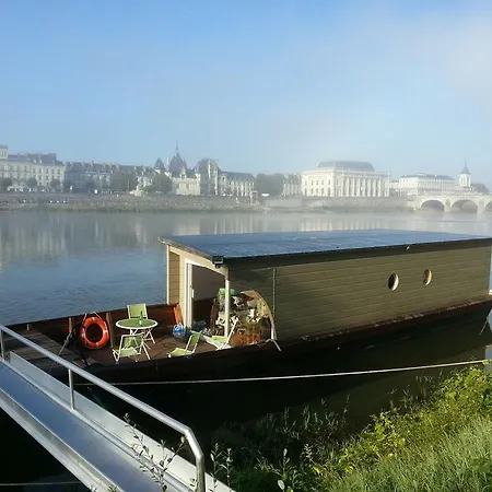 Different Holidays Saumur