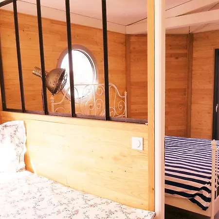 Bådhotel Different Holidays *