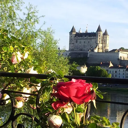 Different Holidays Botel *