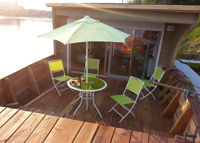 Different Holidays Saumur