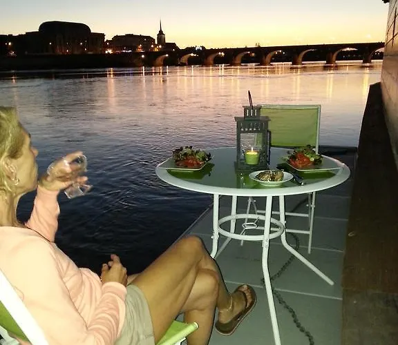 Bateau-hôtel Different Holidays *