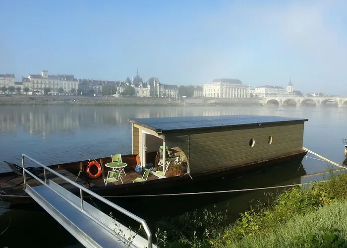 Different Holidays Saumur