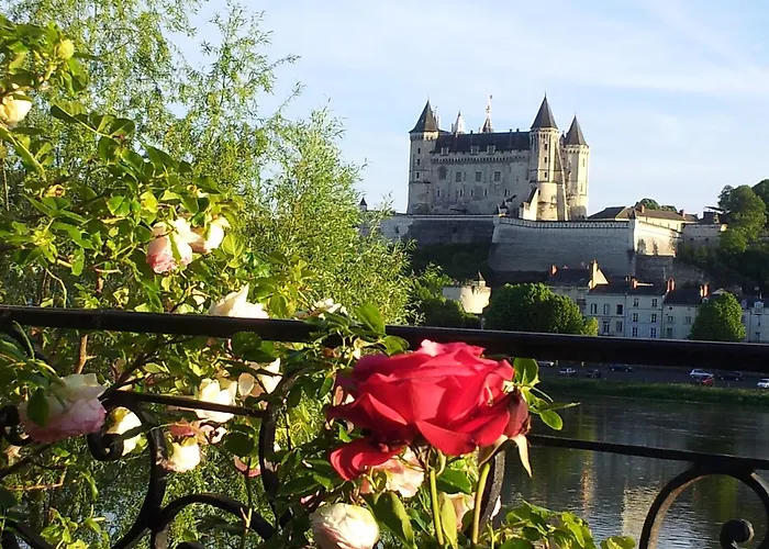 Different Holidays Botel *