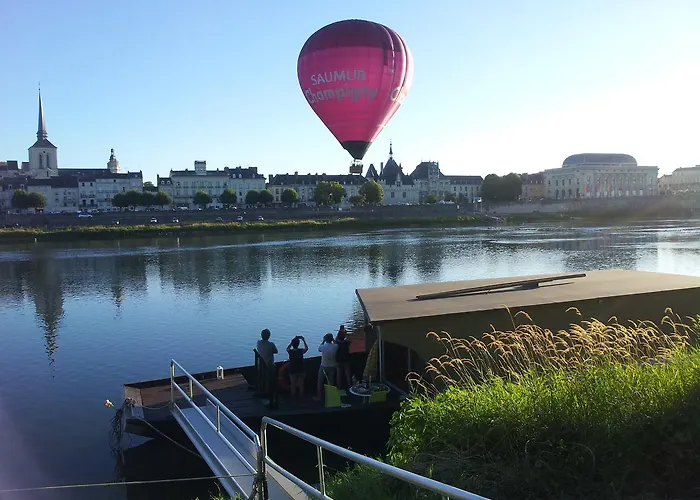 Different Holidays Bateau-hôtel *